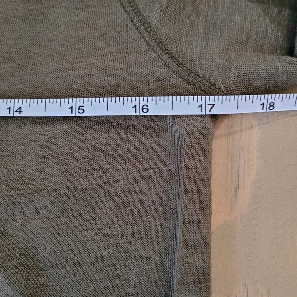 Vince • 100% Linen Long Sleeve Slub Pullover Shirt in Olive Drab Green Sz M - Picture 10 of 12